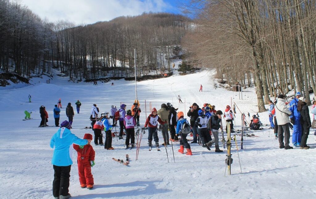 La montagna che incanta in Campania: Family Experience sulla neve di Lago Laceno